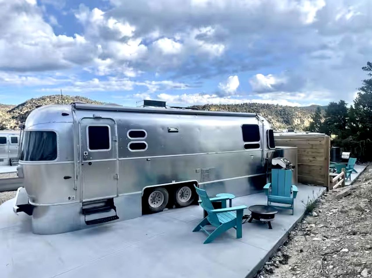 Unforgettable Glaming Experience at this Equipped Airstream in Orderville, Utah | Caravans (Orderville, Utah, United States of America)