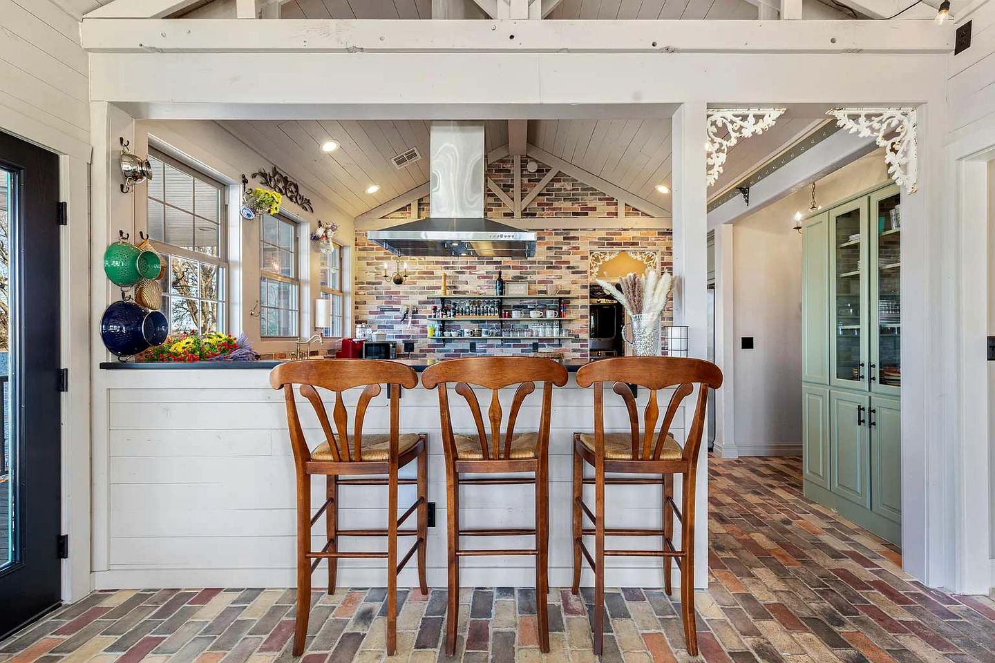 Luxurious Lakefront Home with Private Dock near Wolf Creek Marina, Oklahoma