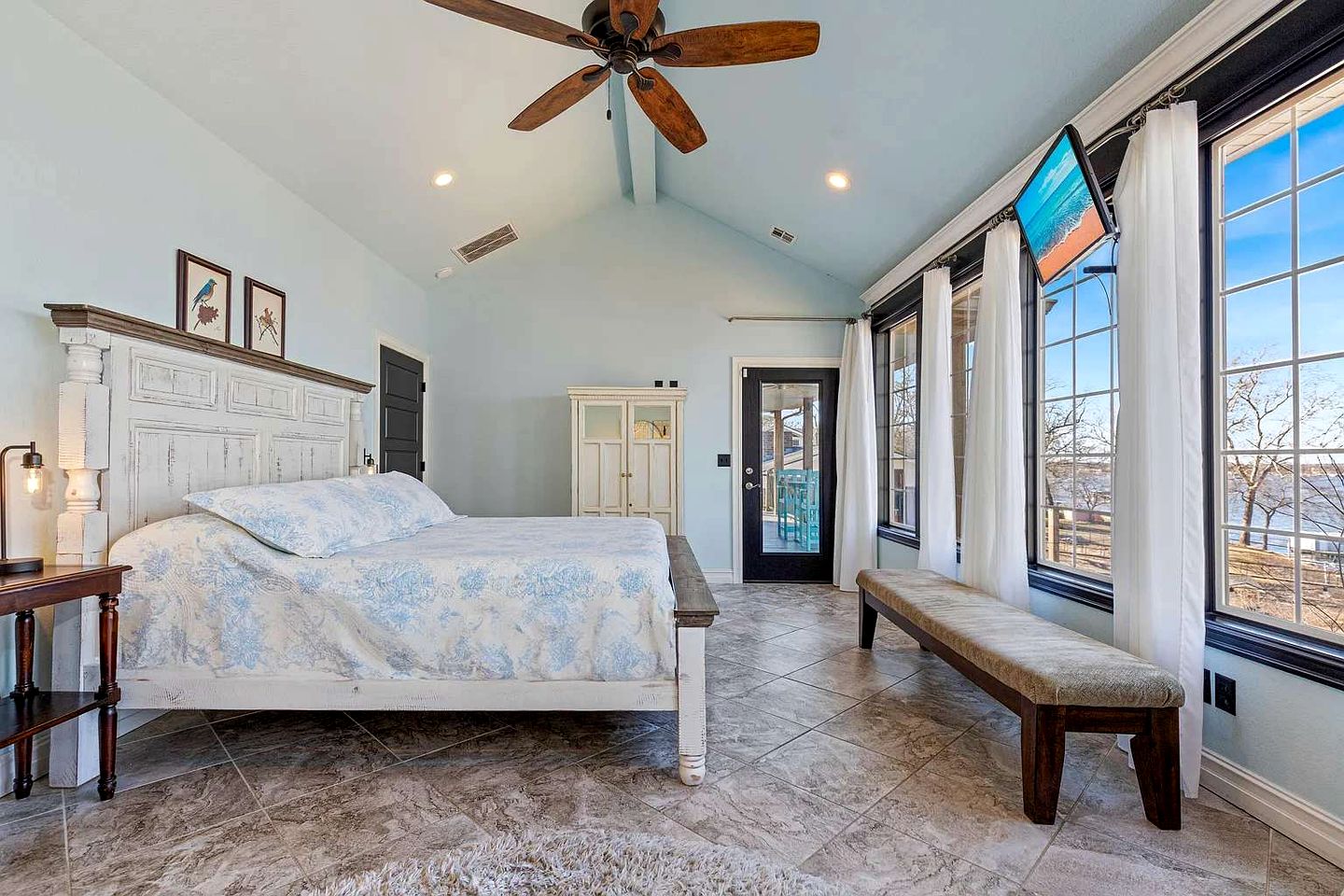 Luxurious Lakefront Home with Private Dock near Wolf Creek Marina, Oklahoma