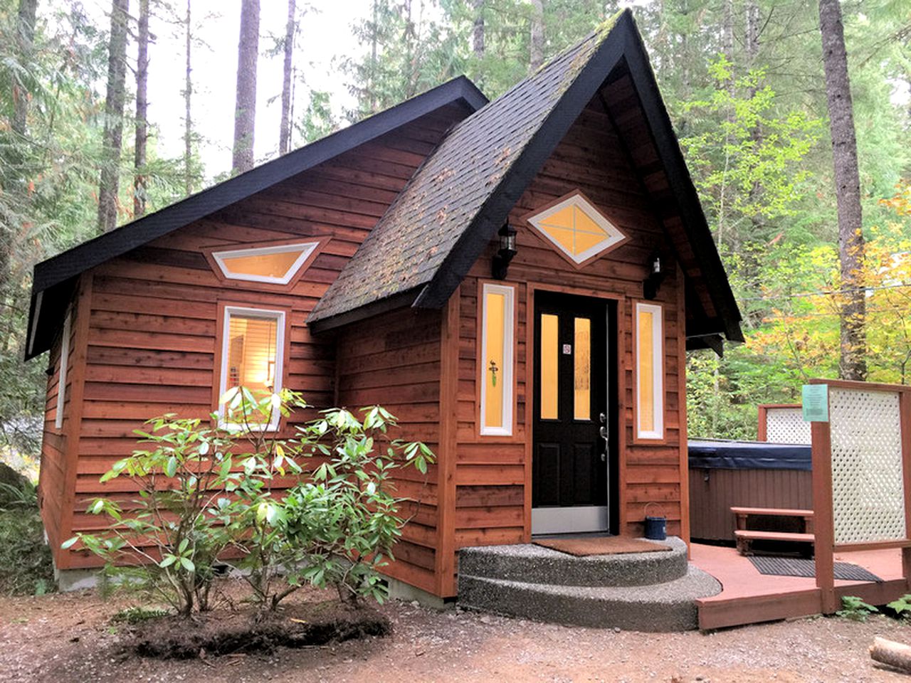 Welcoming Log Cabin near Mt. Baker Ski Area