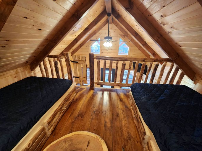 Cabins (United States of America, Franklin, Ohio)