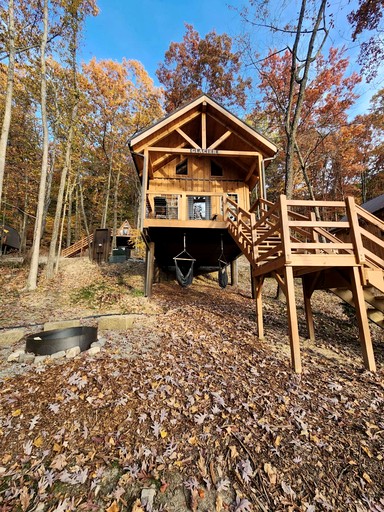 Sweet Tree Cabin with Grill Overlooking Tappan Lake in Ohio
