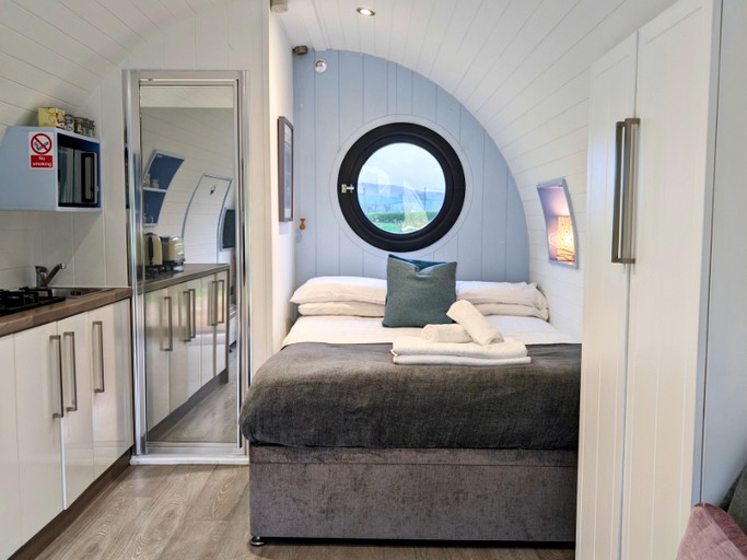 Huts (United Kingdom, Llandovery, Wales)
