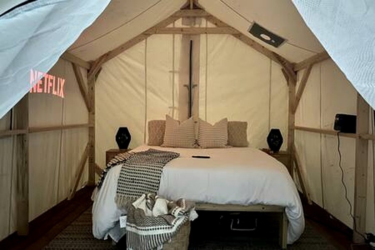 Safari Tents (Canada, Columbia-Shuswap, British Columbia)