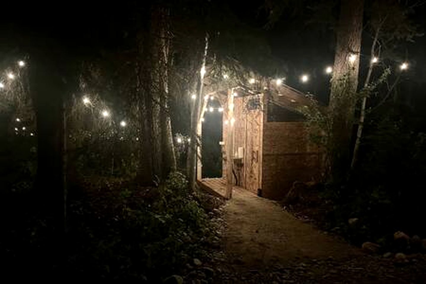 Tranquil Safari Tent with Outdoor Shower in Columbia-Shuswap, British Columbia