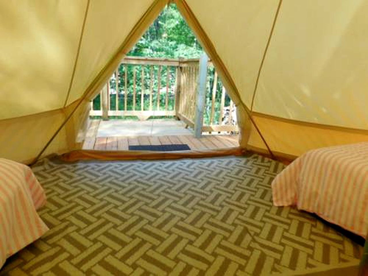 Cozy Bell Tent for Fun-Filled Getaway near Beavers Bend State Park, Oklahoma