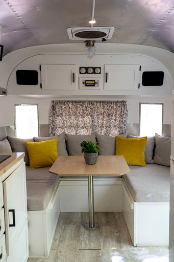 Airstreams (Canada, Northern Bruce Peninsula, Ontario)