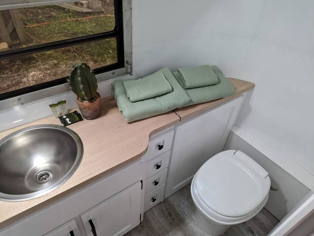 Glamping in an Airstream: Beautiful Accommodation near Tobermory, Canada