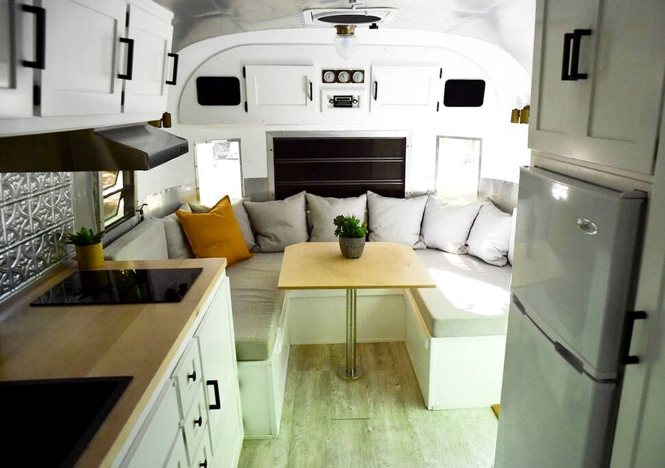 Glamping in an Airstream: Beautiful Accommodation near Tobermory, Canada