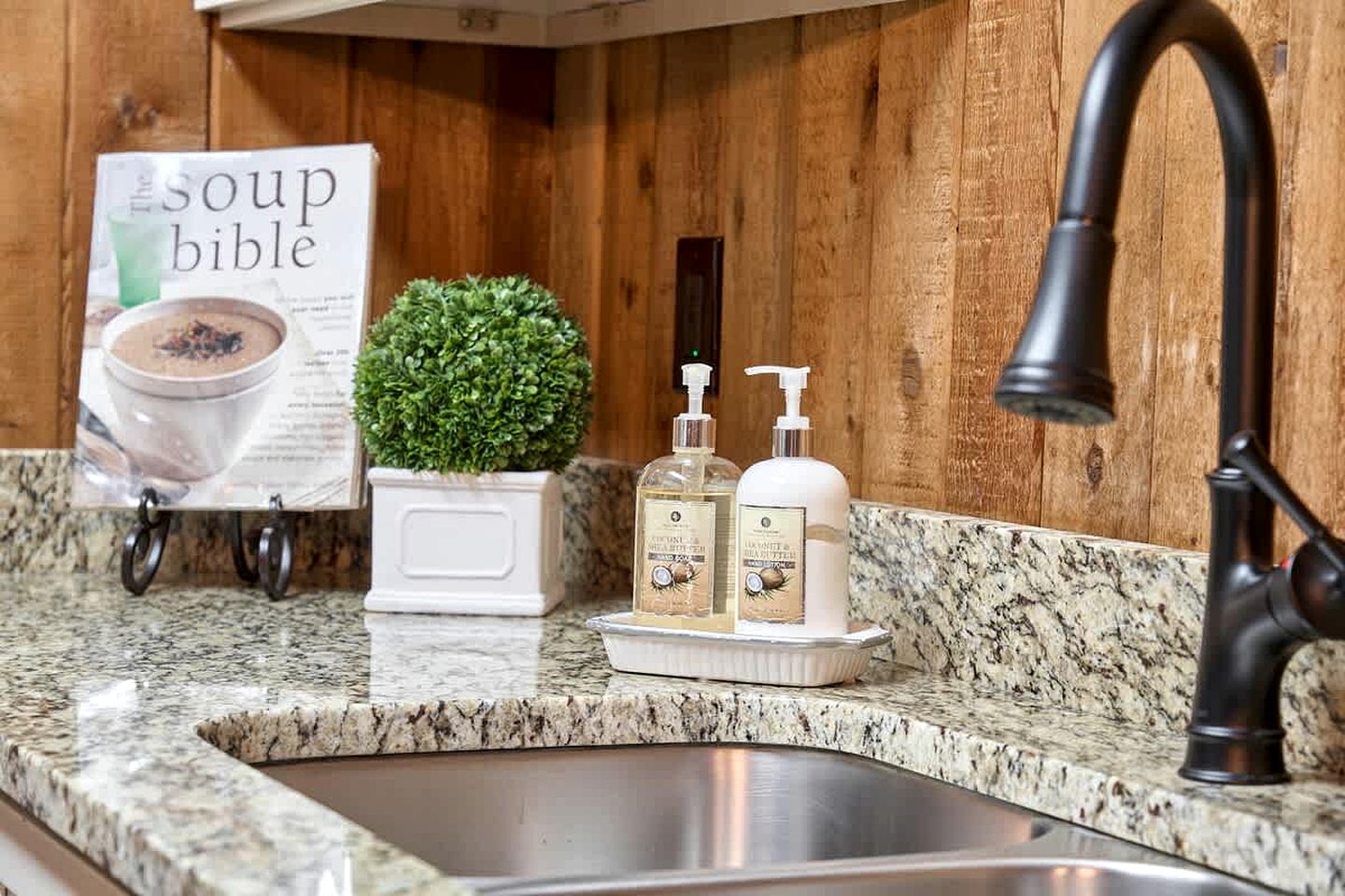 Glamping in this Amazing Waterfront A-Frame with Outdoor Kitchen and Fire-Pit near Helen, GA