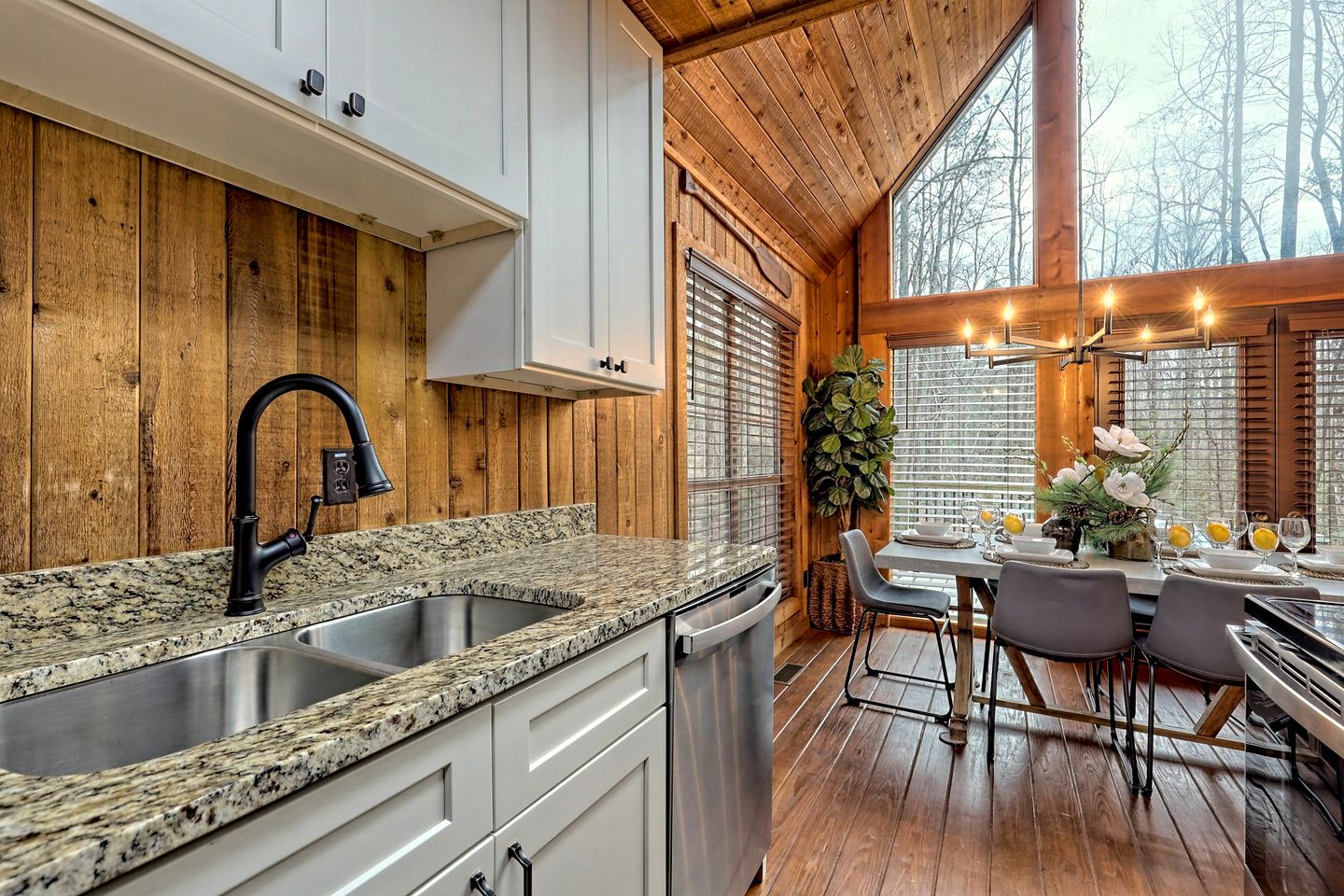 Glamping in this Amazing Waterfront A-Frame with Outdoor Kitchen and Fire-Pit near Helen, GA