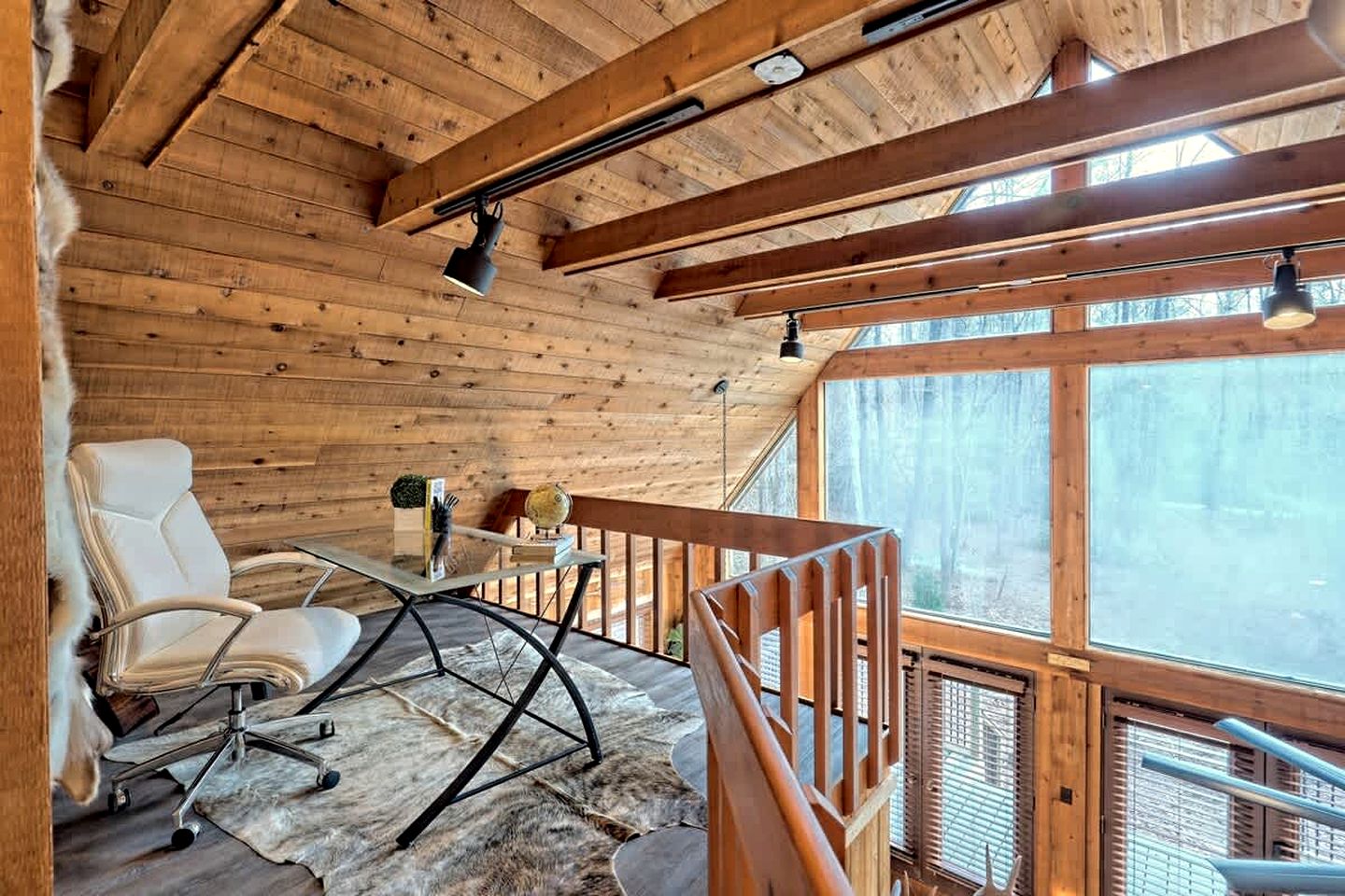 Glamping in this Amazing Waterfront A-Frame with Outdoor Kitchen and Fire-Pit near Helen, GA