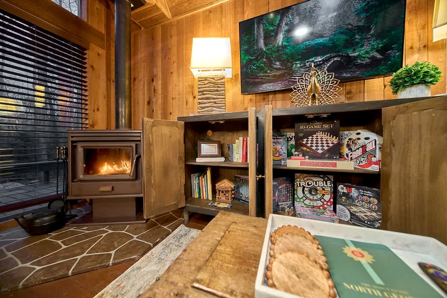 Glamping in this Amazing Waterfront A-Frame with Outdoor Kitchen and Fire-Pit near Helen, GA