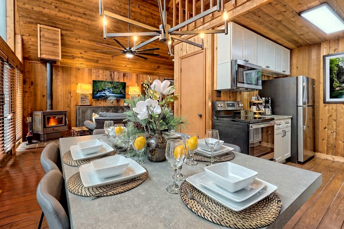 Glamping in this Amazing Waterfront A-Frame with Outdoor Kitchen and Fire-Pit near Helen, GA