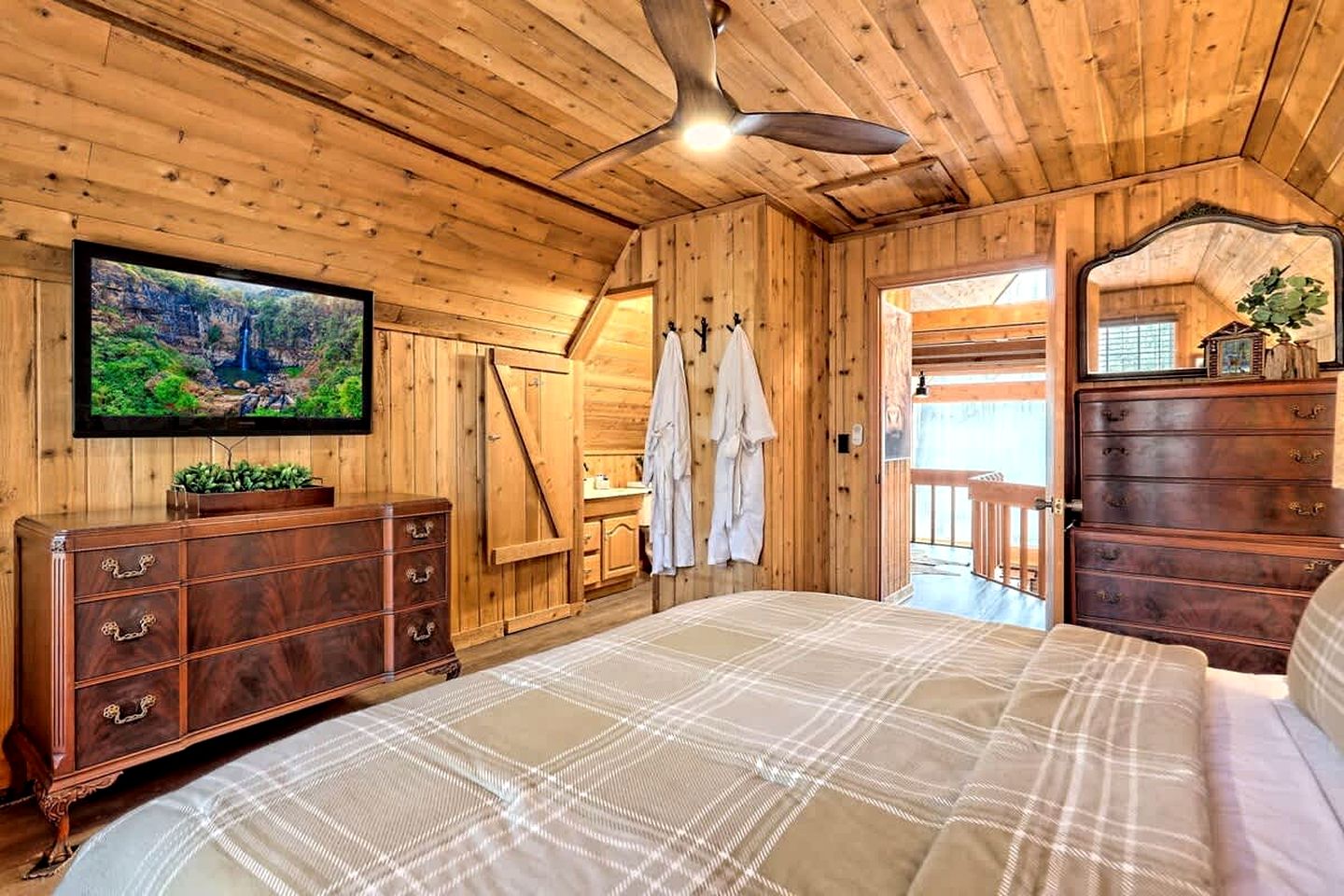 Glamping in this Amazing Waterfront A-Frame with Outdoor Kitchen and Fire-Pit near Helen, GA