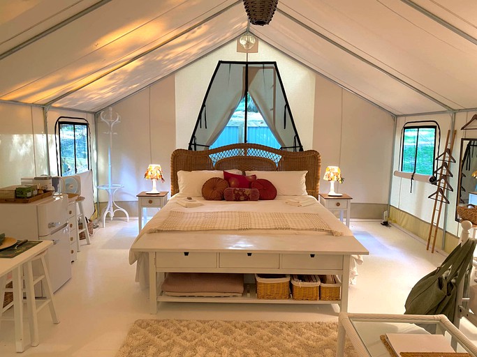 Serene Safari Tent Surrounded by Peaceful Woodland in Signal Mountain, Tennesse