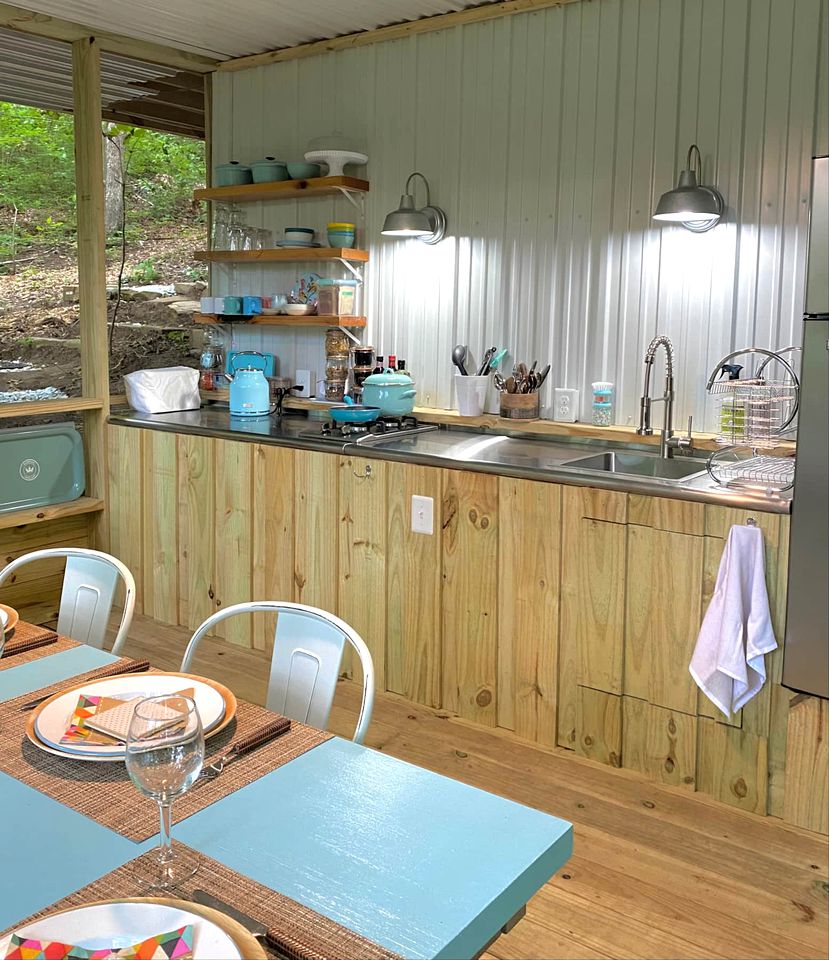 Serene Safari Tent Surrounded by Peaceful Woodland in Signal Mountain, Tennesse