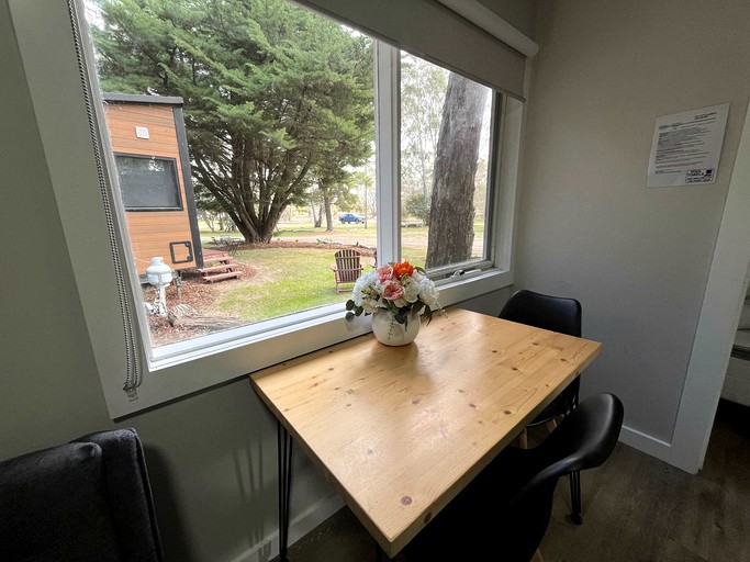 Cabins (Australia, Dadswells Bridge, Victoria)