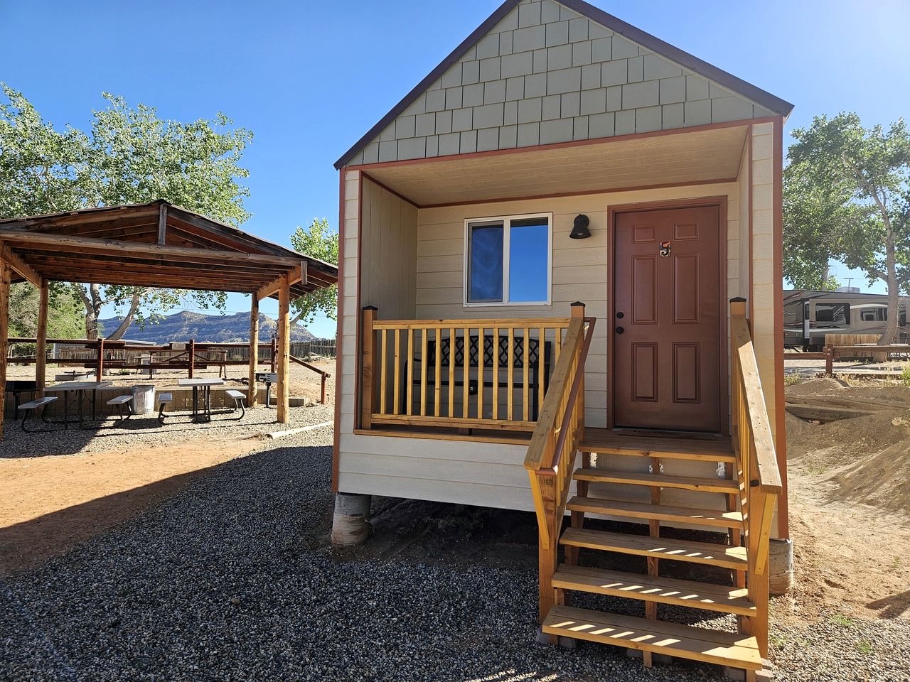 Glamping Cabin with King Bed in Escalante, Utah, Perfect for a Trip to the Devil's Garden