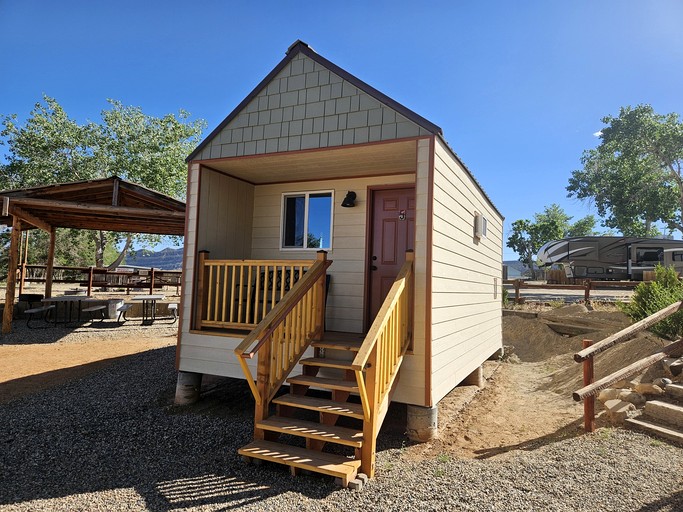 Cabins (United States of America, Escalante, Utah)