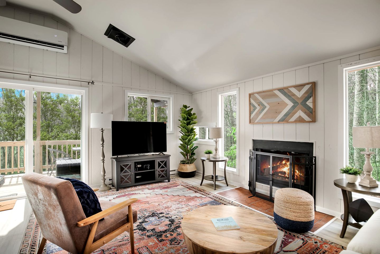 Mountainside Cabin with Hot Tub, Fire Pit and Modern Touches Nestled in the Woods of Hedgesville, WV - Just Minutes from Berkeley Springs