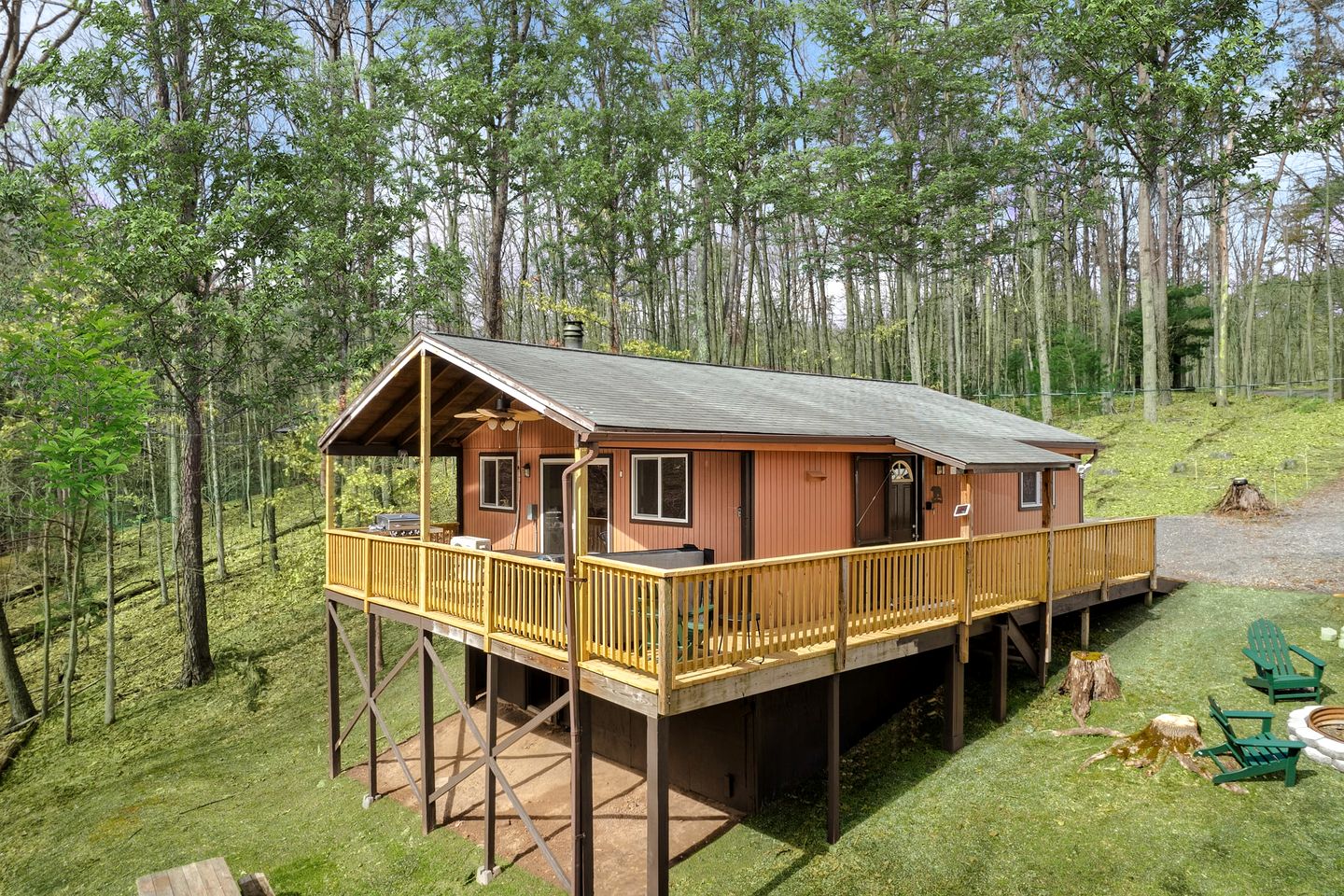 Glamping Cabin for an Outdoor Adventure near Sleepy Creek Wildlife Management Area in Hedgesville