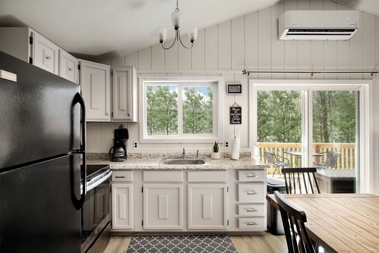 Mountainside Cabin with Hot Tub, Fire Pit and Modern Touches Nestled in the Woods of Hedgesville, WV - Just Minutes from Berkeley Springs