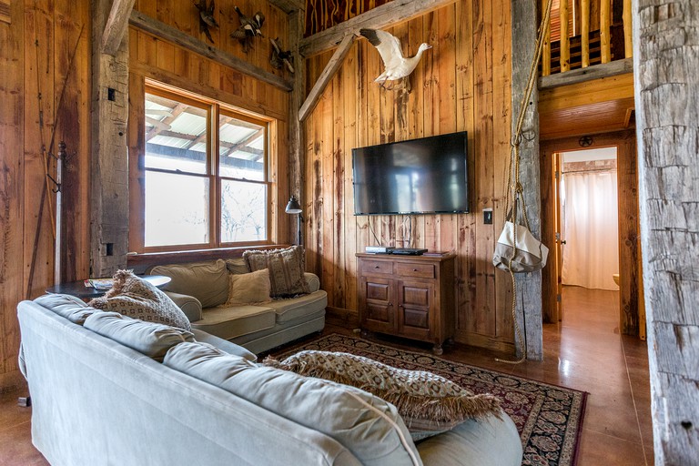 Log Cabins (Lake Buchanan, Texas, United States)