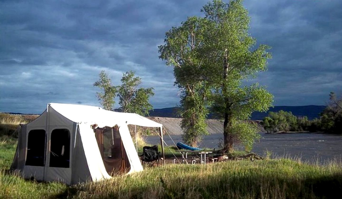 Glamping Safari Tent on the Yellowstone River, Montana