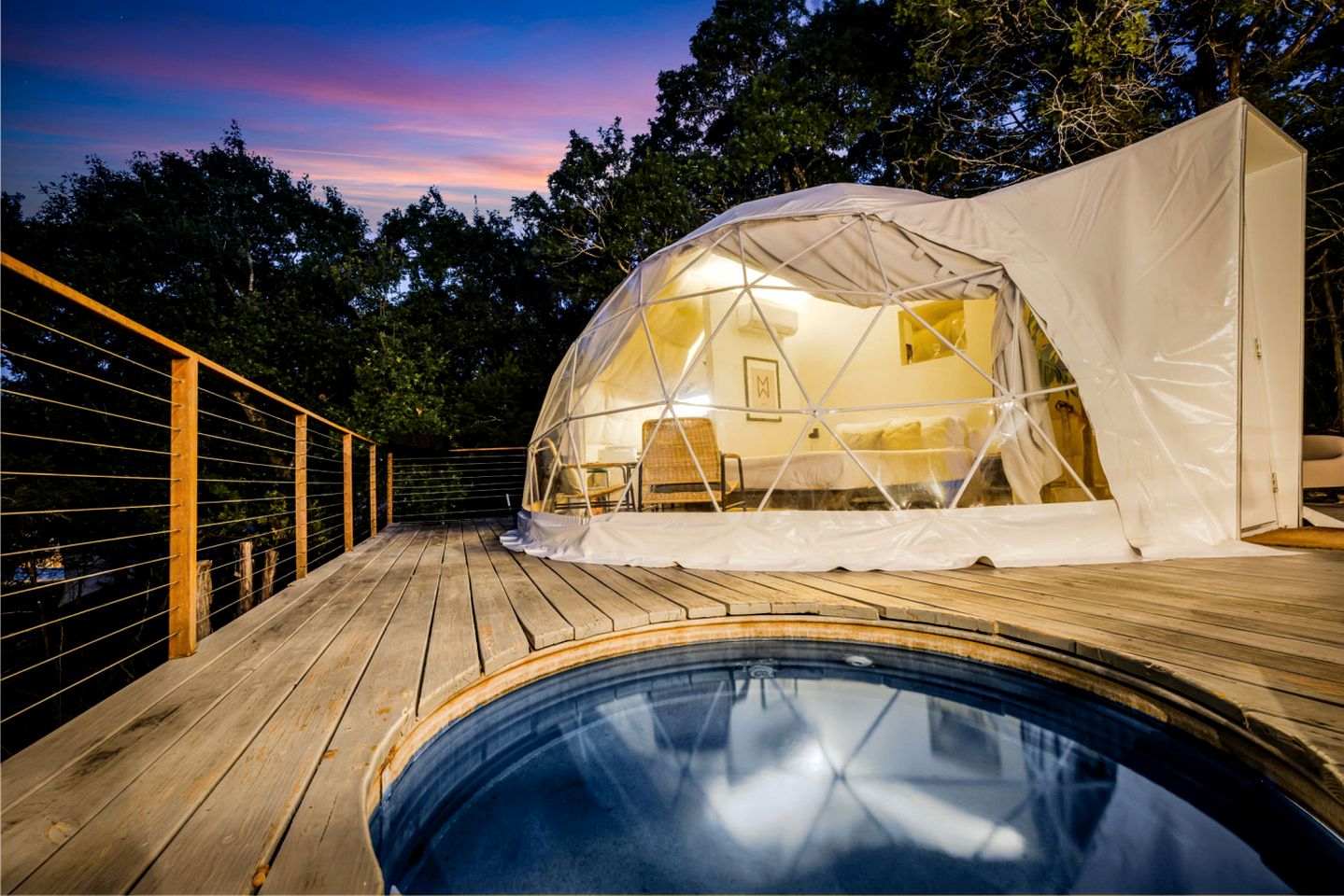 Gorgeous Glamping Dome near Marble Falls for Couples Getaways, Texas