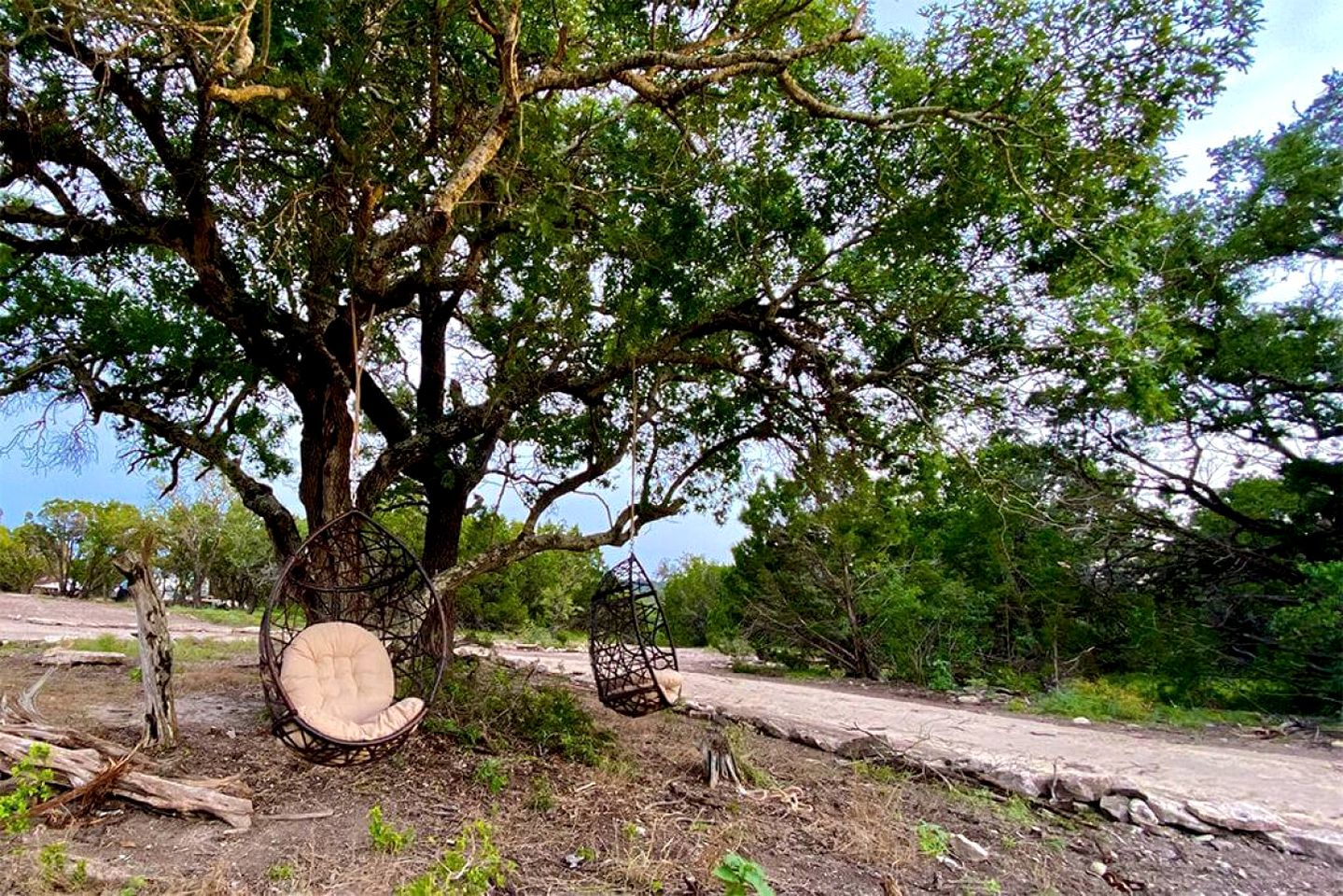 Gorgeous Glamping Dome near Marble Falls for Couples Getaways, Texas
