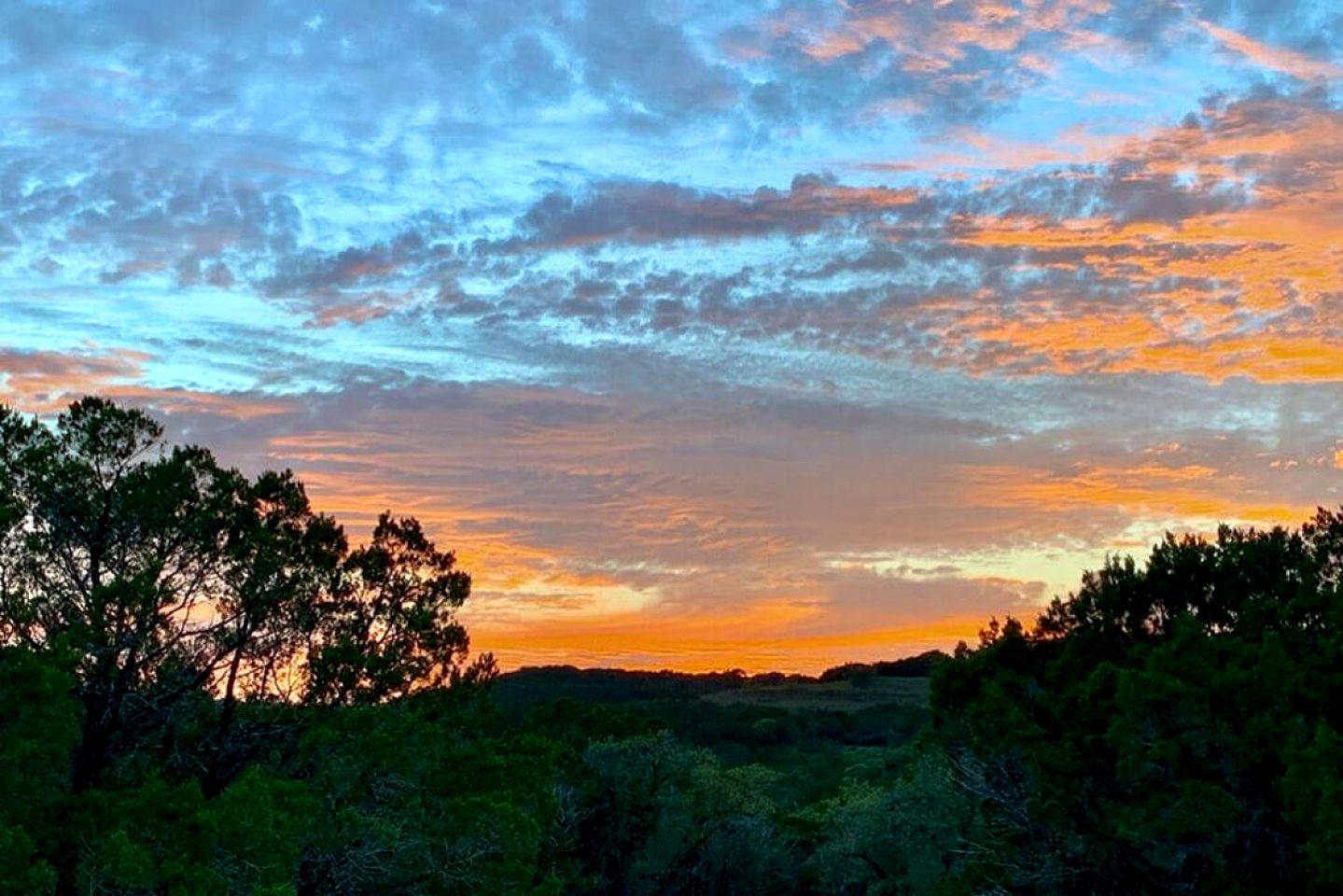 Gorgeous Glamping Dome near Marble Falls for Couples Getaways, Texas