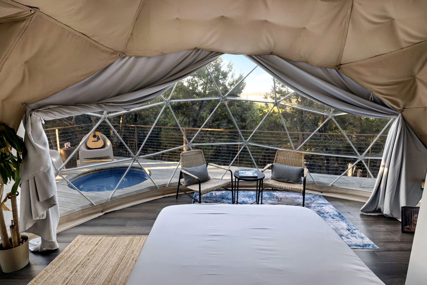Gorgeous Glamping Dome near Marble Falls for Couples Getaways, Texas