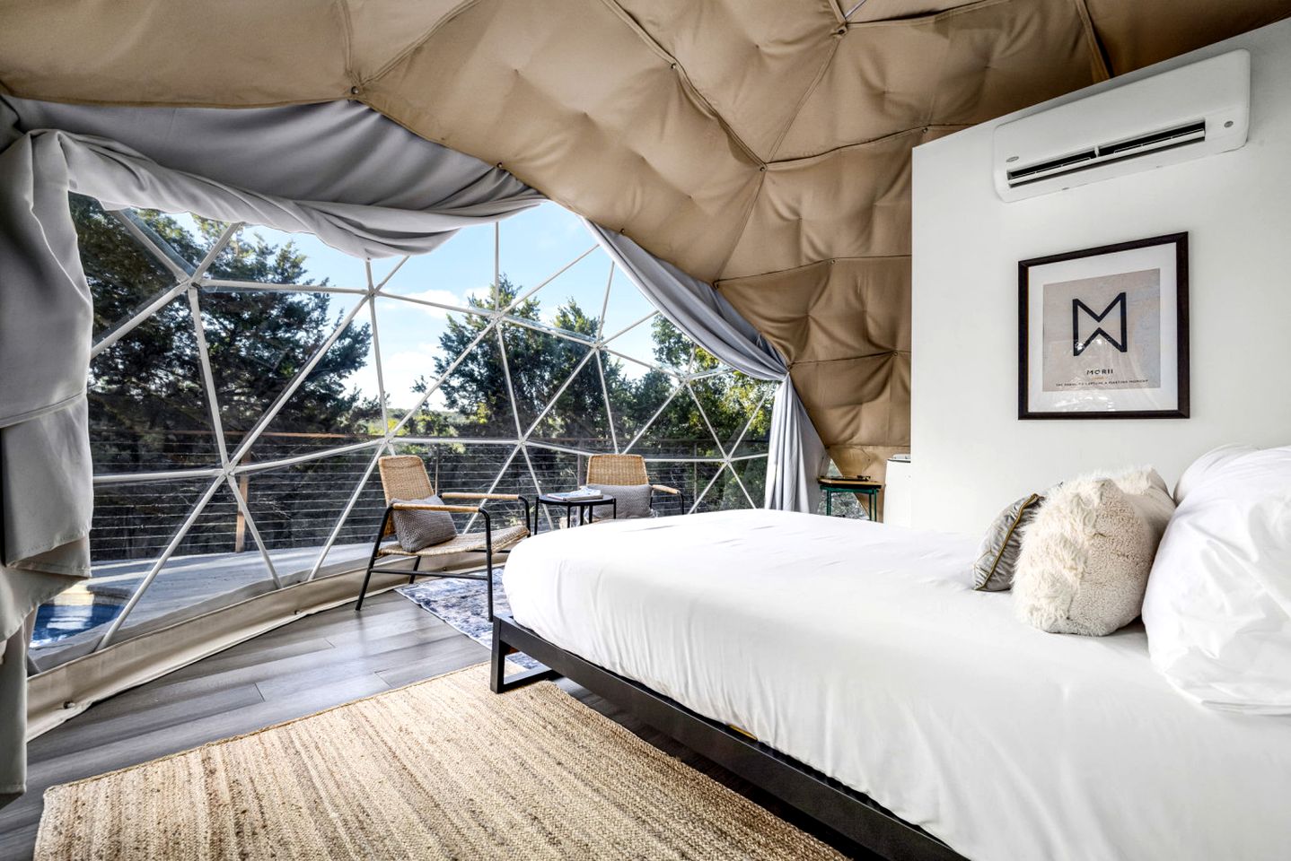 Gorgeous Glamping Dome near Marble Falls for Couples Getaways, Texas