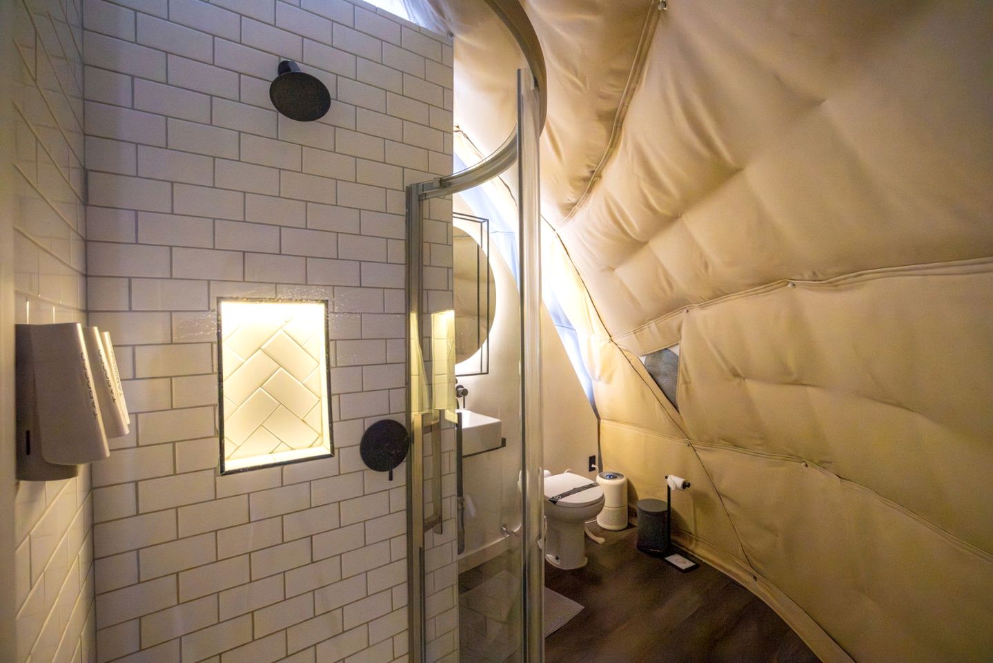 Gorgeous Glamping Dome near Marble Falls for Couples Getaways, Texas