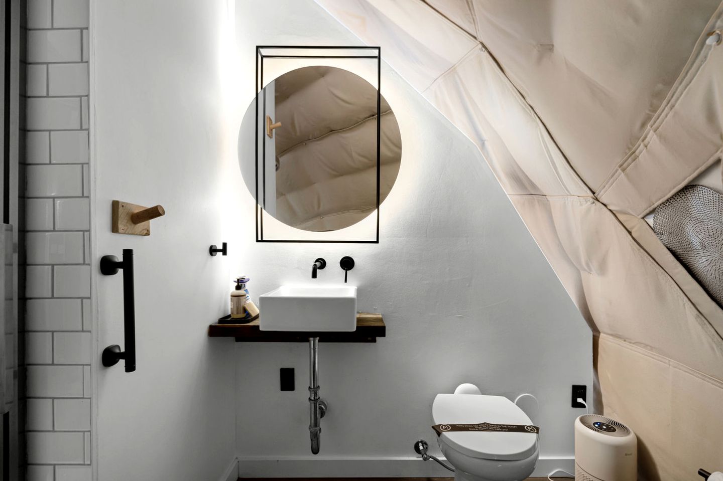 Gorgeous Glamping Dome near Marble Falls for Couples Getaways, Texas