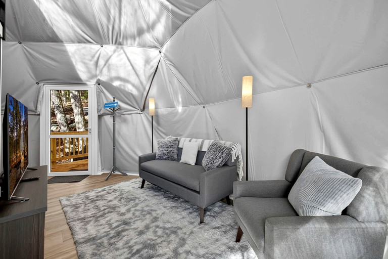 Domes (United States of America, Wardensville, West Virginia)