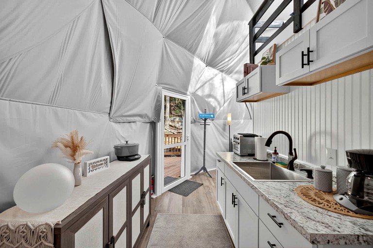 Domes (United States of America, Wardensville, West Virginia)