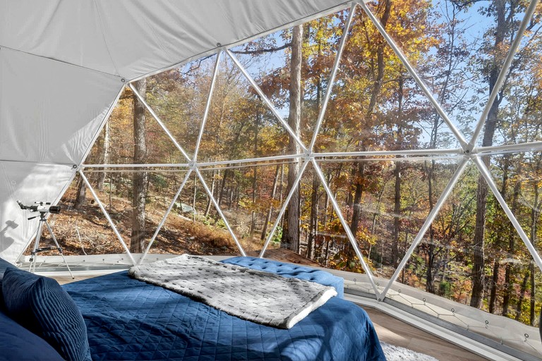 Domes (United States of America, Wardensville, West Virginia)