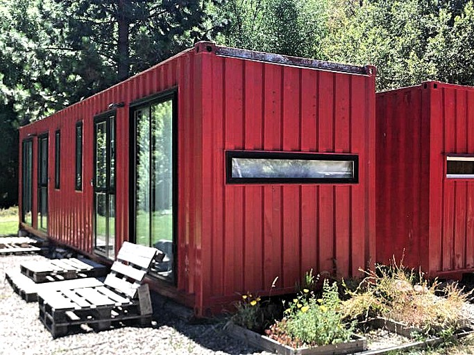 Containers (San Martín de los Andes, Neuquén, Argentina)