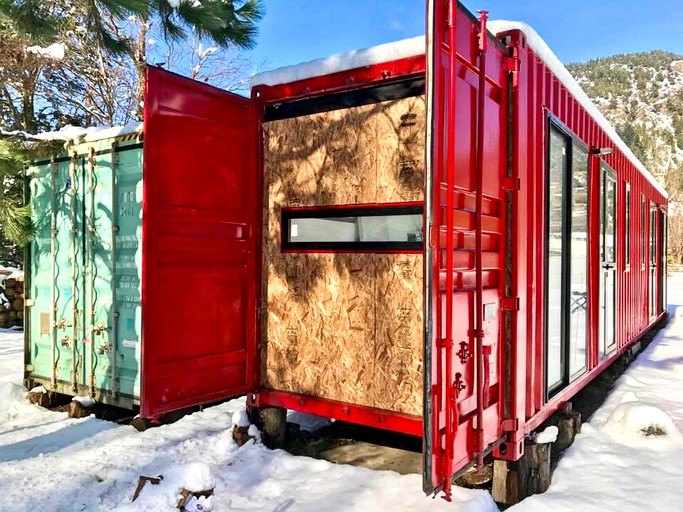 Containers (San Martín de los Andes, Neuquén, Argentina)