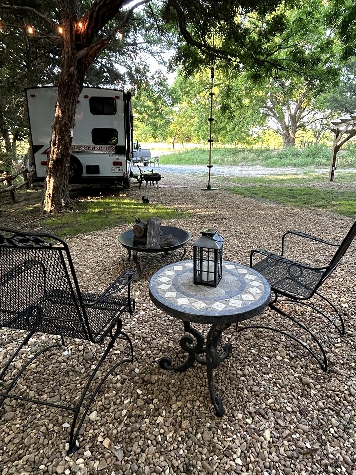 Unique Jungle-Style Glamping RV with 8-Foot Suspended Tree Tent near Creek Trails in Forestburg, Texas