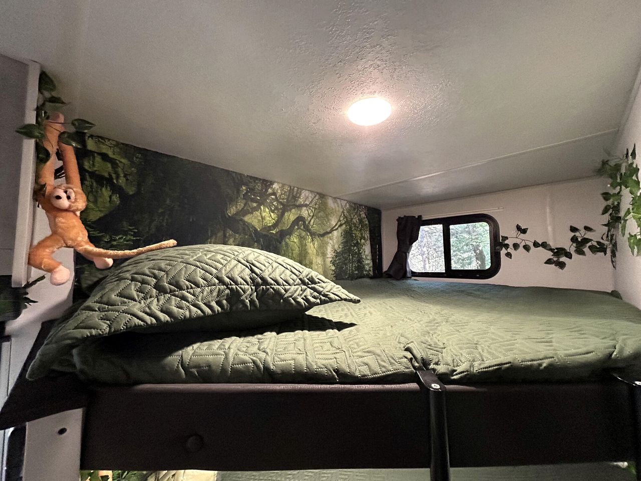 Unique Jungle-Style Glamping RV with 8-Foot Suspended Tree Tent near Creek Trails in Forestburg, Texas