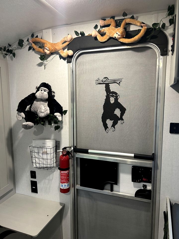 Unique Jungle-Style Glamping RV with 8-Foot Suspended Tree Tent near Creek Trails in Forestburg, Texas