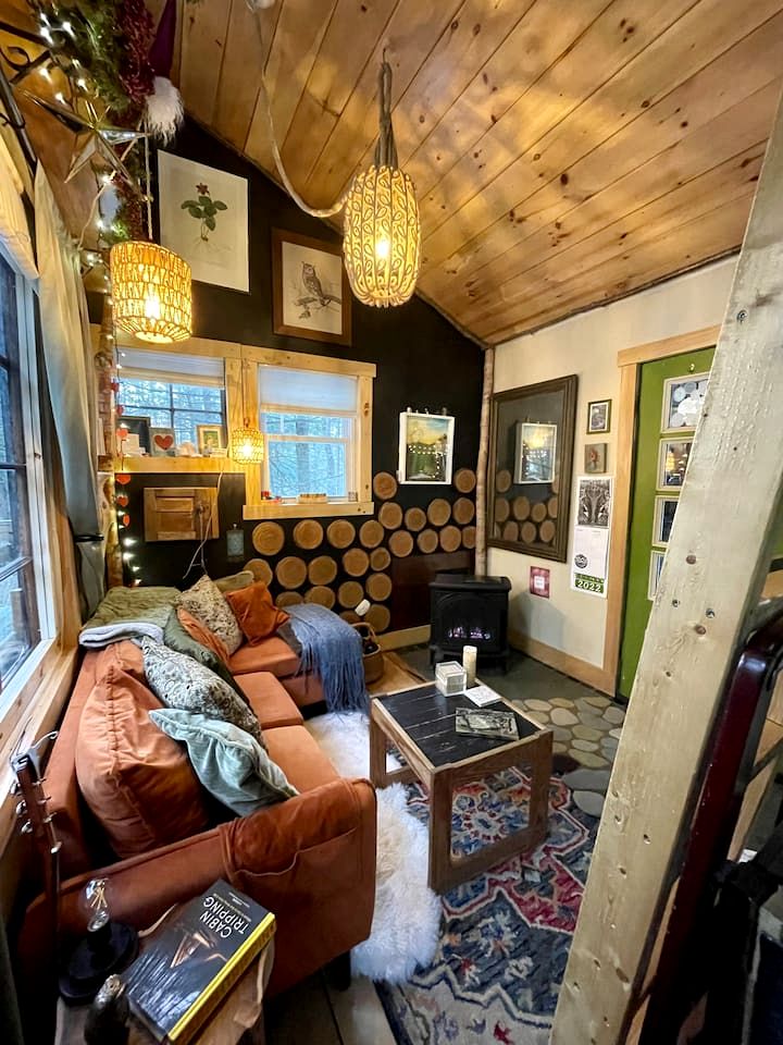 Cozy Treehouse with Sauna in Hardwick, VT