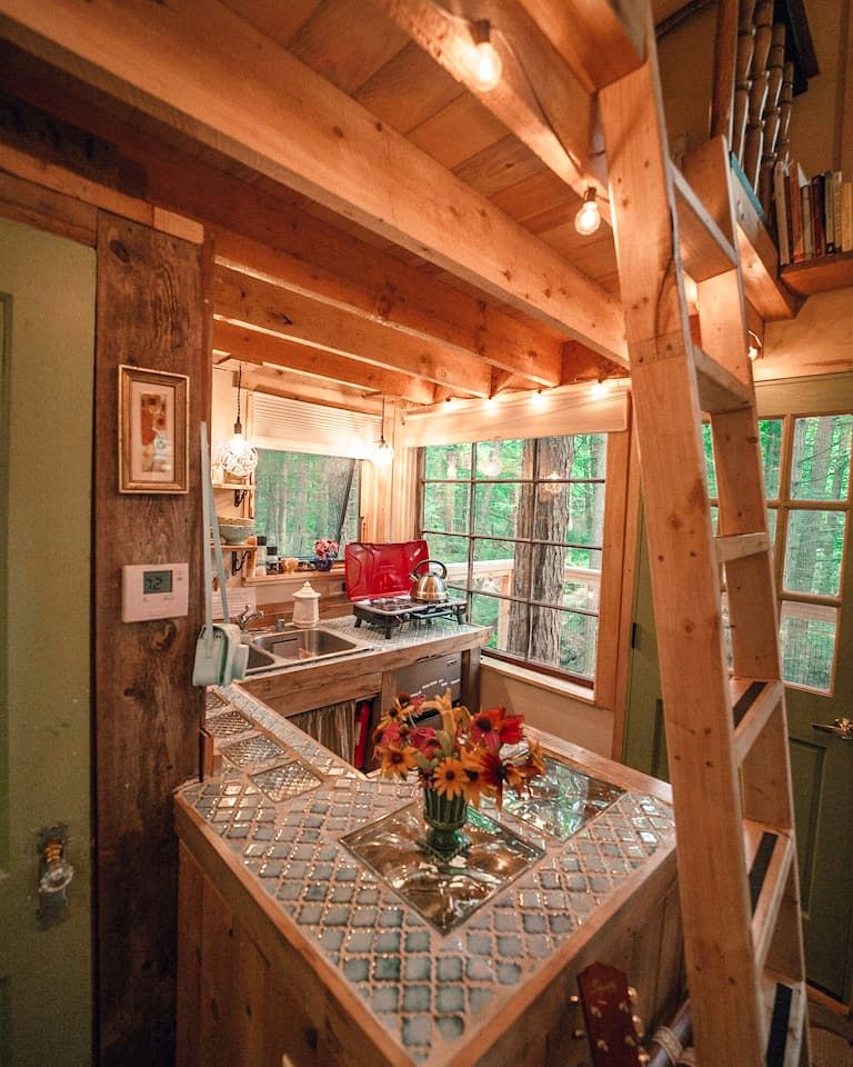 Cozy Treehouse with Sauna in Hardwick, VT