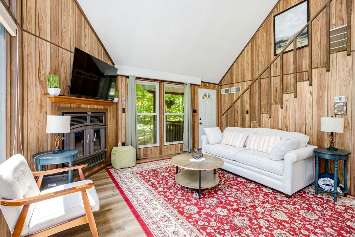 Wooded Retreat with Community Amenities, Hot Tub & Fire Pit Just Minutes to Sleepy Creek and Berkeley Springs in Hedgesville, WV