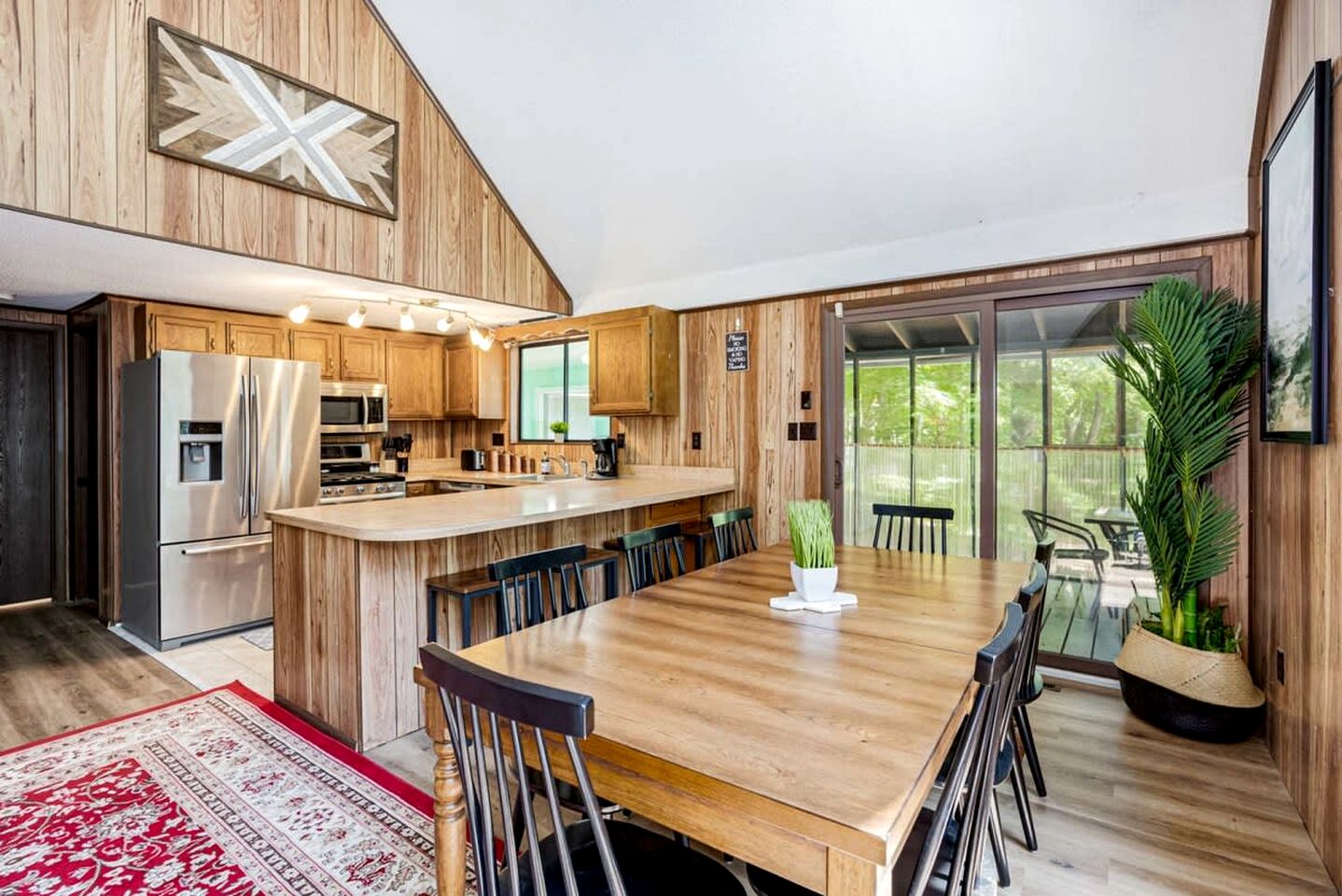 Wooded Retreat with Community Amenities, Hot Tub & Fire Pit Just Minutes to Sleepy Creek and Berkeley Springs in Hedgesville, WV