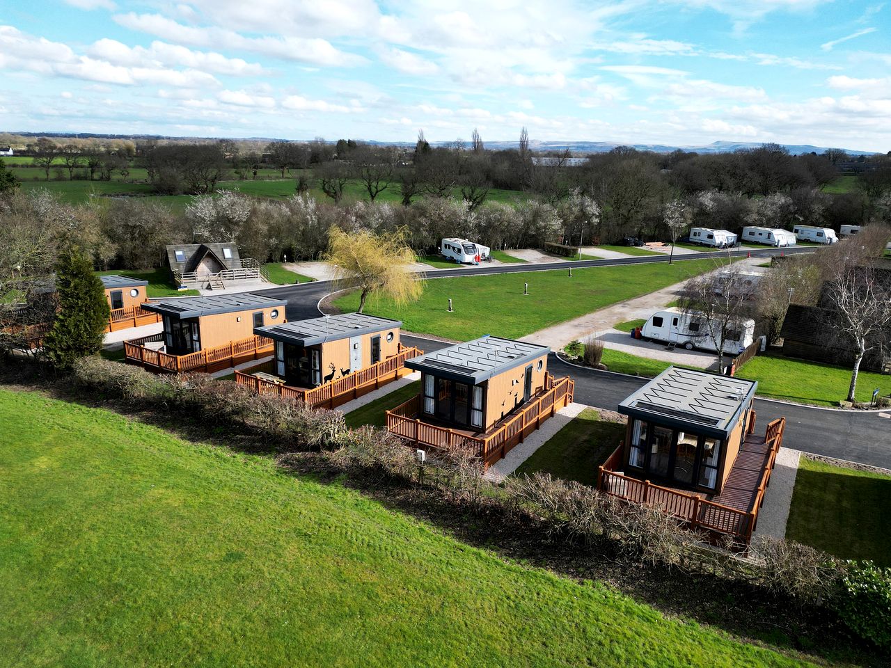 Cozy Family Glamping Hive with Modern Comforts near Croston, England