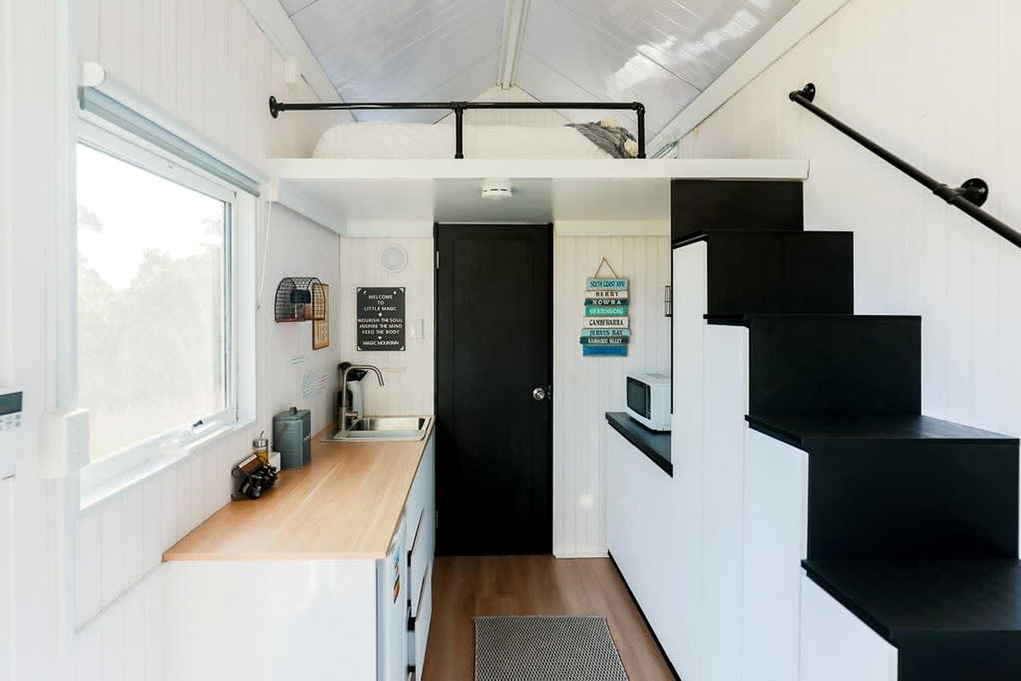 Serene Tiny House Rental Ideal for Glamping in NSW